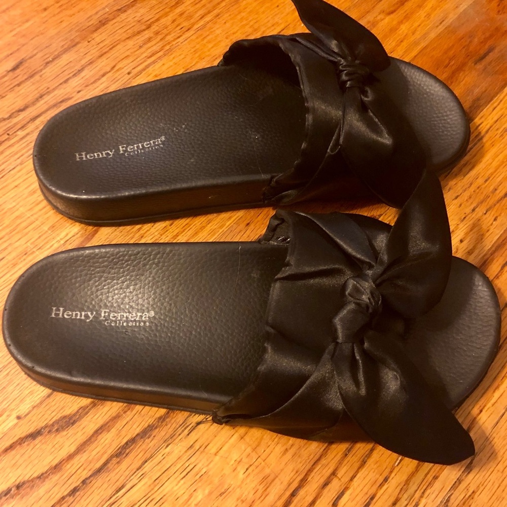 Women’s Flat Slip on Sandals